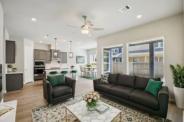 $333,120 | 702 Topwater Trail, Kemah, TX 77565