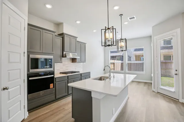 $333,120 | 702 Topwater Trail, Kemah, TX 77565