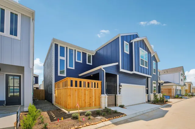 $333,120 | 702 Topwater Trail, Kemah, TX 77565