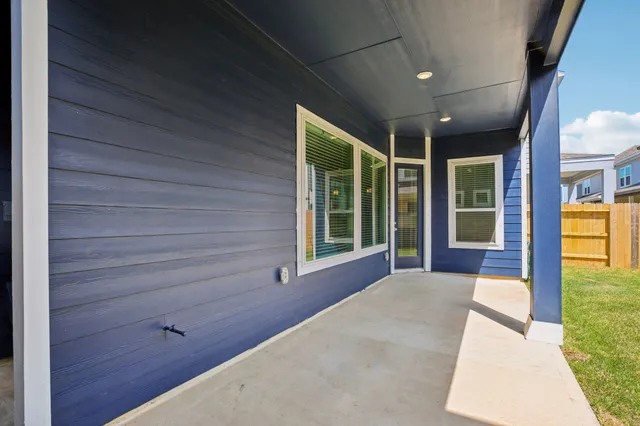 $333,120 | 702 Topwater Trail, Kemah, TX 77565