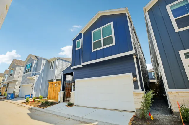 $333,120 | 702 Topwater Trail, Kemah, TX 77565