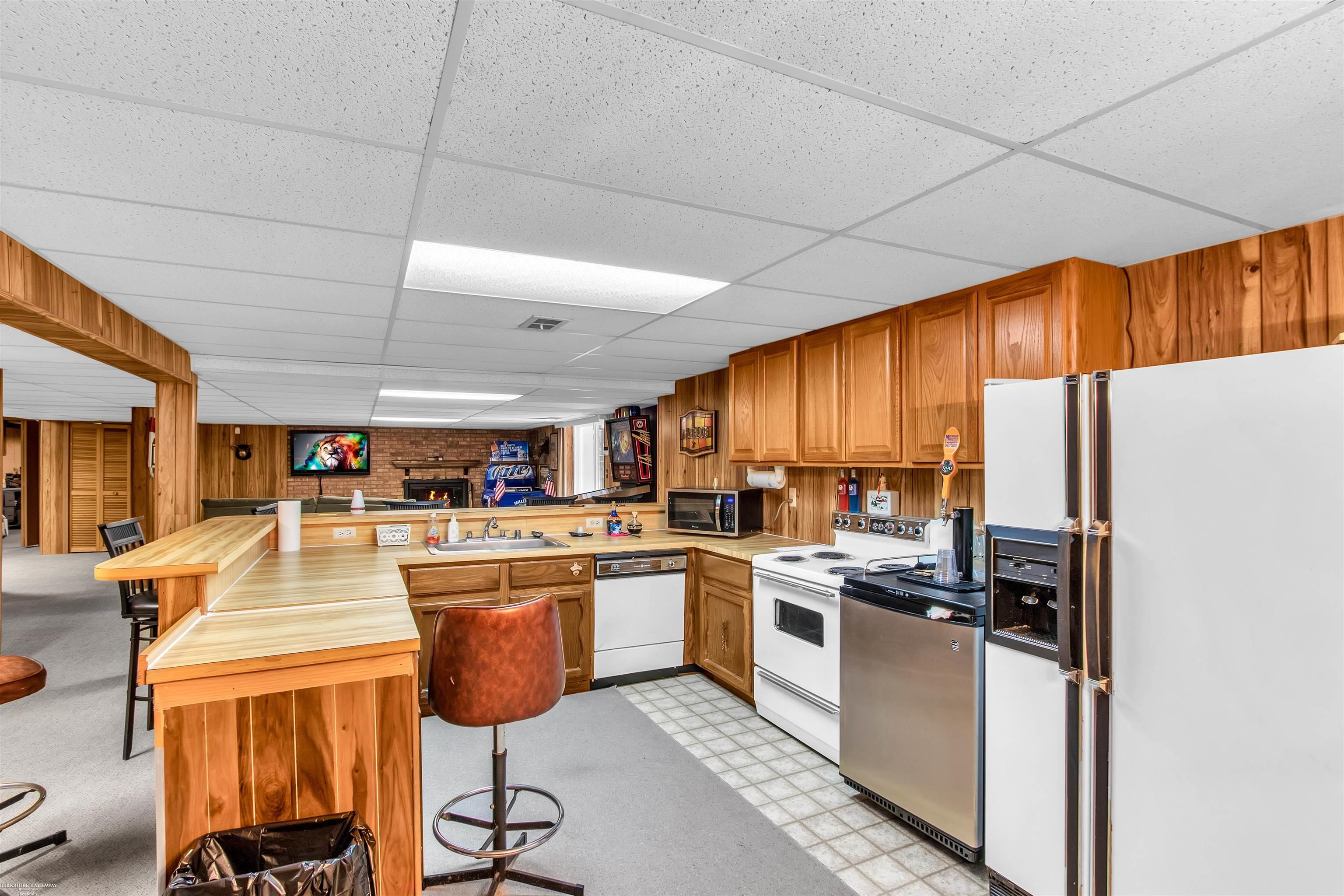 801 Townsend Road Leonard, MI 48367 - Photo 48 of 54 50088558-47.JPG