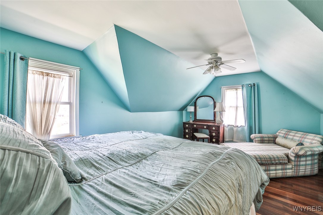 4274 Trailing Drive Clarence, NY 14221 - Photo 13 of 24 3rd level master bedroom