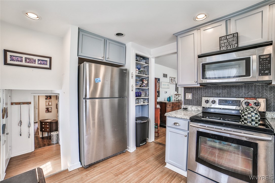 4274 Trailing Drive Clarence, NY 14221 - Photo 9 of 24 Kitchen