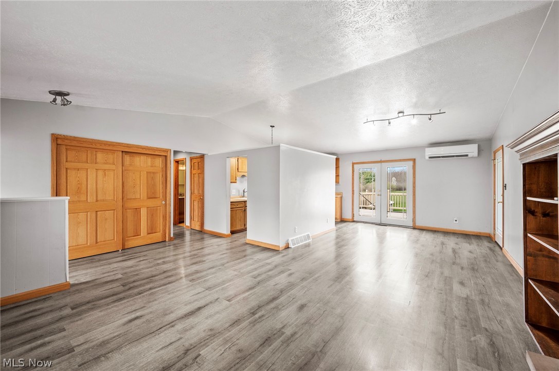 8611 Chatham Road Medina, OH 44256 - Photo 4 of 35 Gallery Image 4