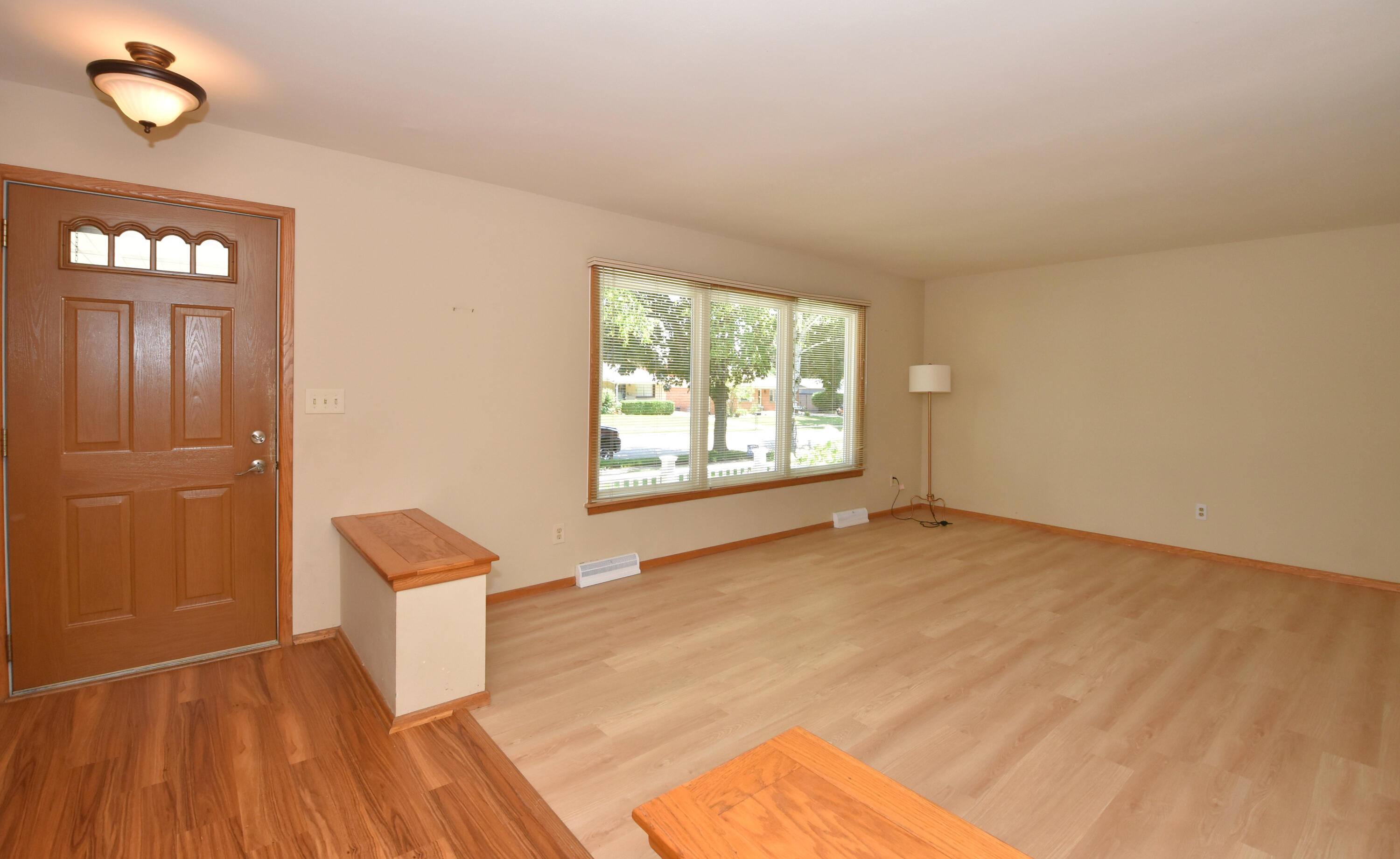 48 Virginia Street Racine, WI 53405 - Photo 7 of 47 Living Room