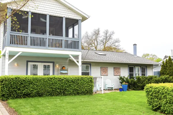 $898,500 | 316 North Berrien Street, New Buffalo, MI 49117