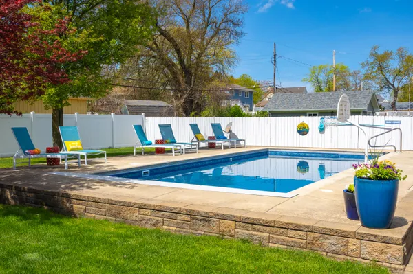 $898,500 | 316 North Berrien Street, New Buffalo, MI 49117