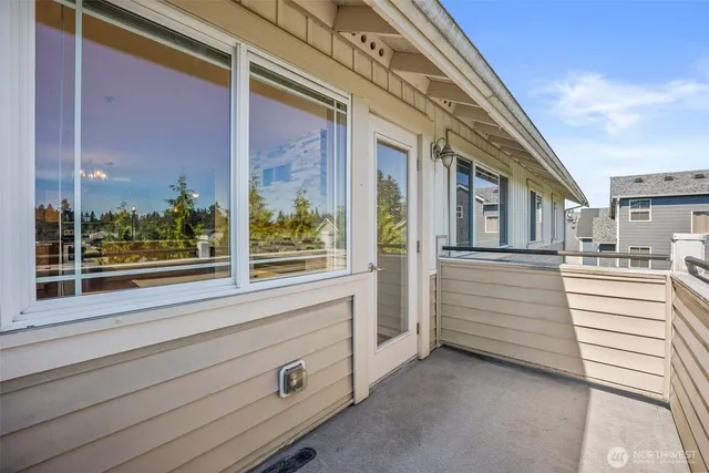 $348,900 | 13207 97th Avenue East, Unit 301, Puyallup, WA 98373