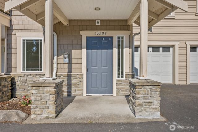 $348,900 | 13207 97th Avenue East, Unit 301, Puyallup, WA 98373