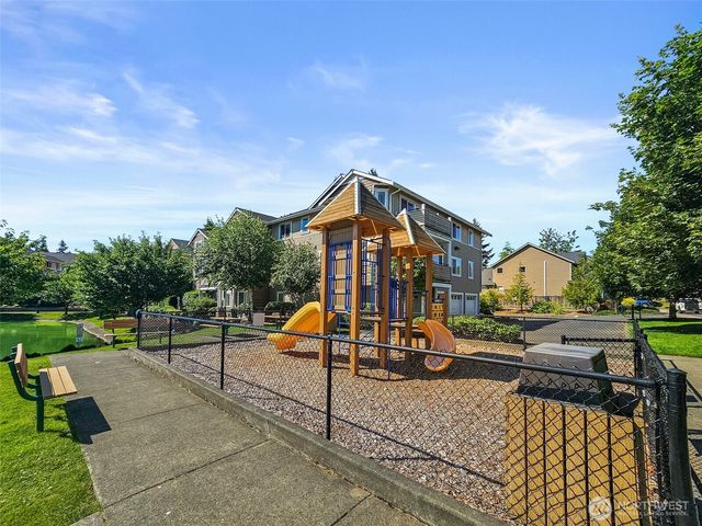 $348,900 | 13207 97th Avenue East, Unit 301, Puyallup, WA 98373