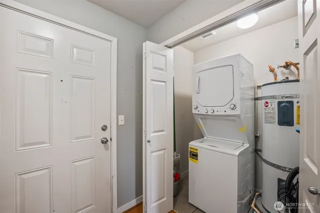 $348,900 | 13207 97th Avenue East, Unit 301, Puyallup, WA 98373