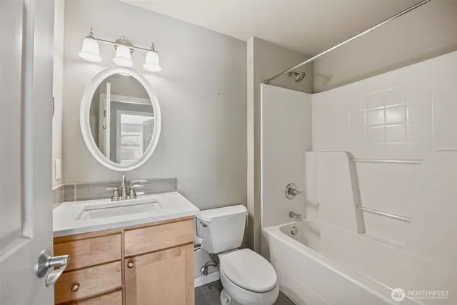 $348,900 | 13207 97th Avenue East, Unit 301, Puyallup, WA 98373