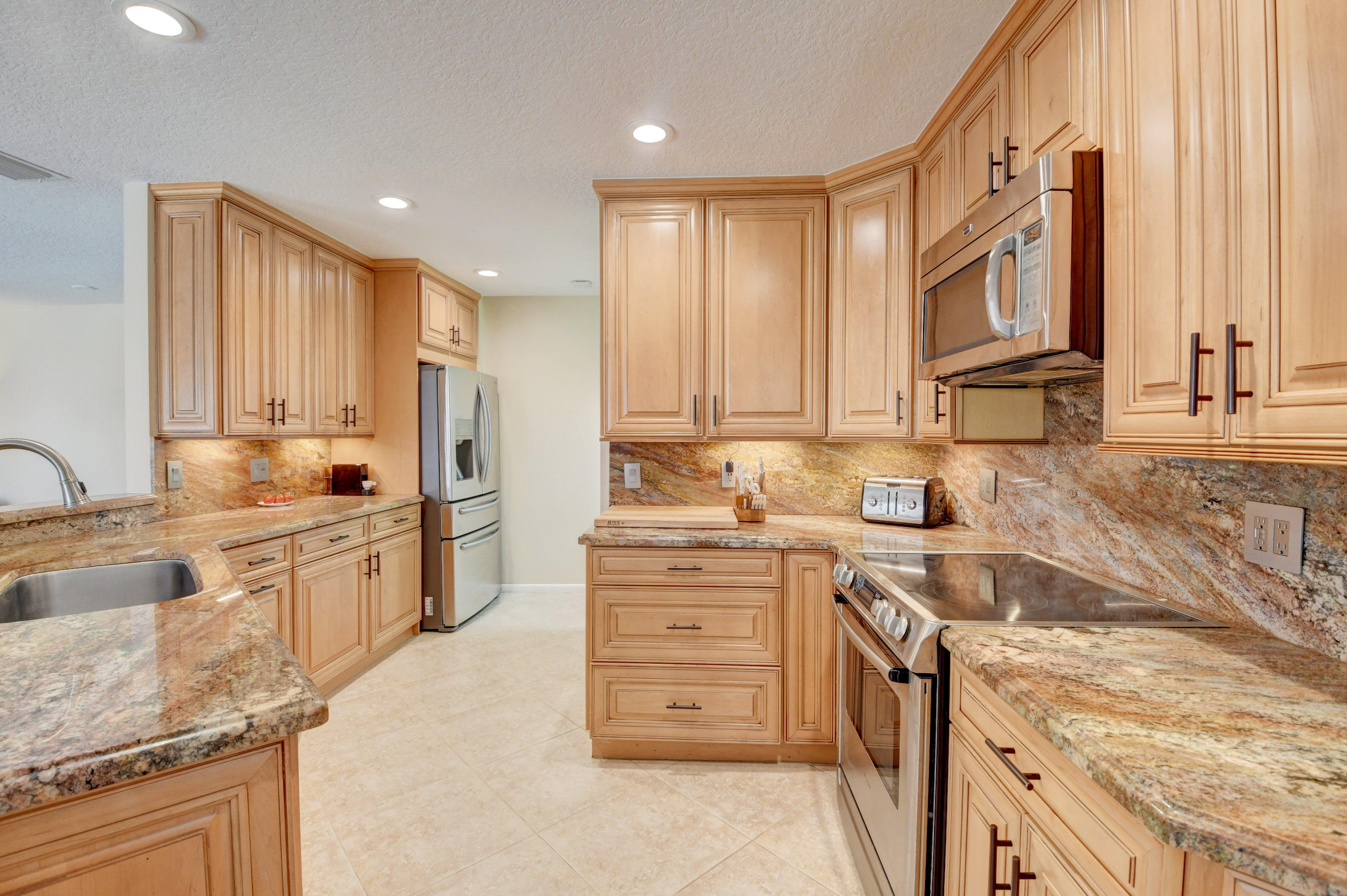 17300 Balboa Point Way Boca Raton, FL 33487 - Photo 13 of 57 Kitchen