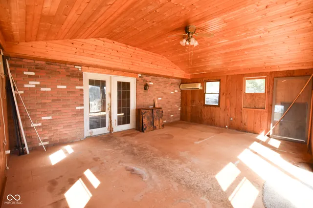 $239,900 | 10812 Blue River Trail, Morristown, IN 46161