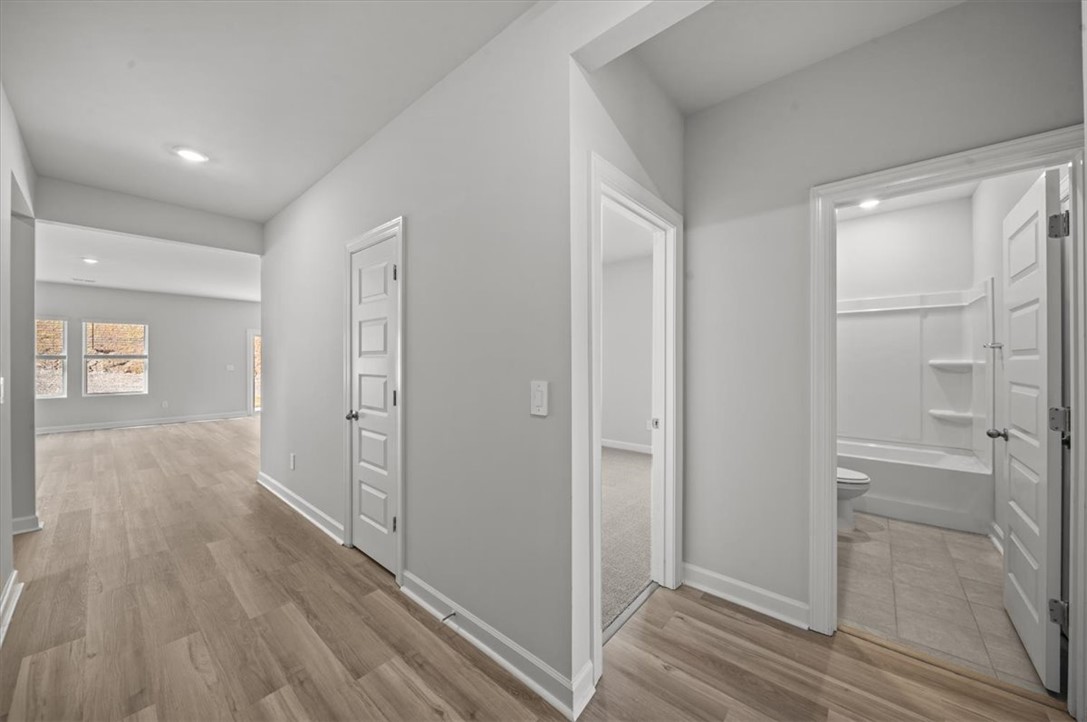 552 Cozy Blf Road Spartanburg, SC 29301 - Photo 3 of 25 Gallery Image 3