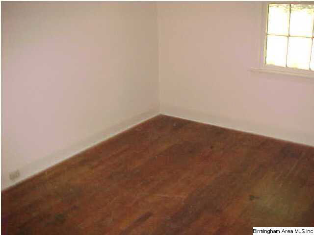 1118 Altamont Road Anniston, AL 36207 - Photo 5 of 22