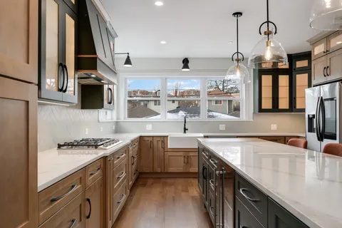 $1,049,000 | 515 Highland Avenue, Oak Park, IL 60304