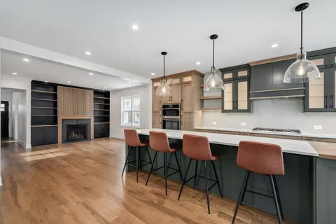 $1,049,000 | 515 Highland Avenue, Oak Park, IL 60304