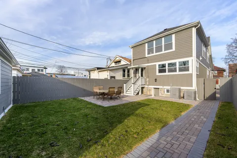 $1,049,000 | 515 Highland Avenue, Oak Park, IL 60304