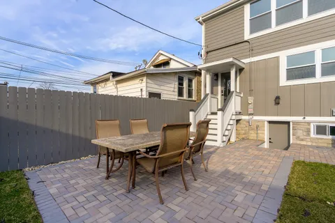 $1,049,000 | 515 Highland Avenue, Oak Park, IL 60304