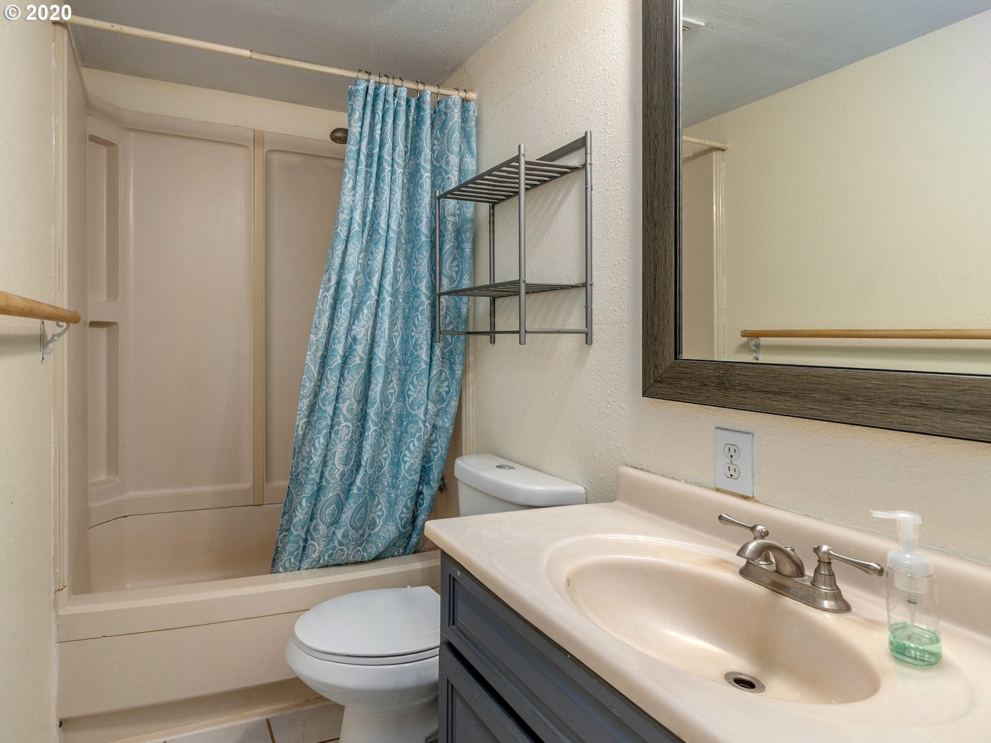 32201 Canaan Road Deer Island, OR 97054 - Photo 7 of 21 Bathroom