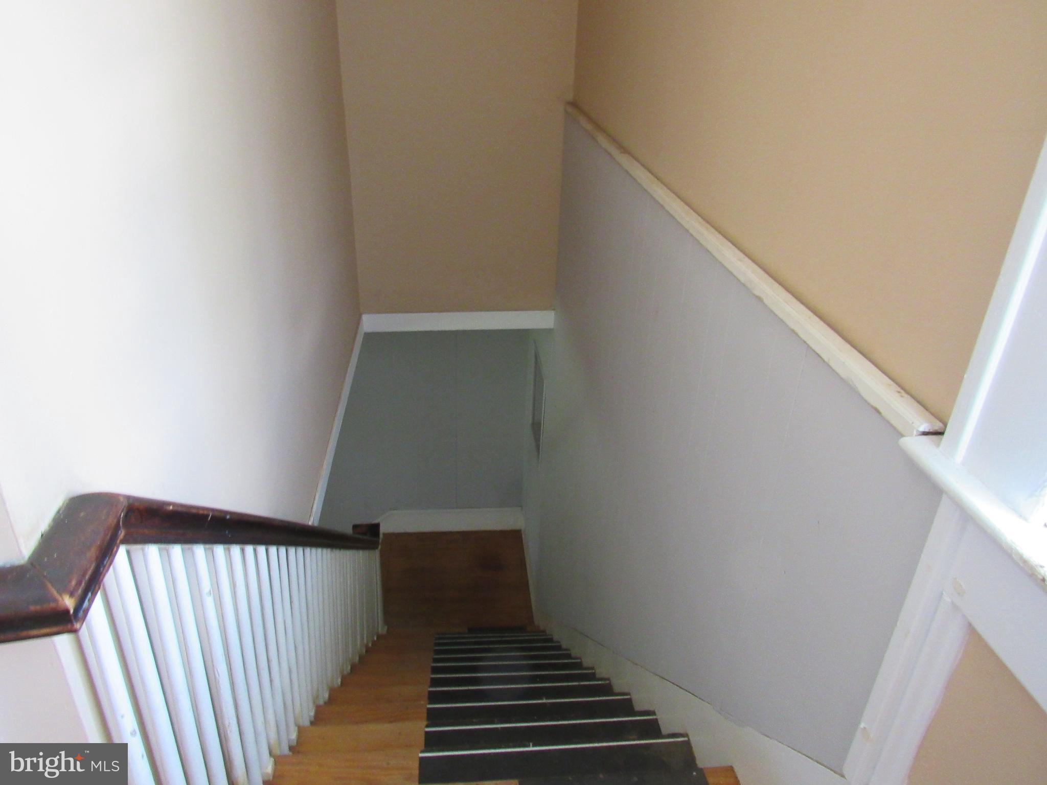 64 Lake Drive Roosevelt, NJ 08555 - Photo 66 of 73 staircase