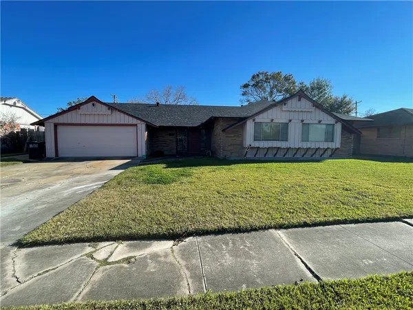 $1,900 | 905 Carmel Parkway, Corpus Christi, TX 78411
