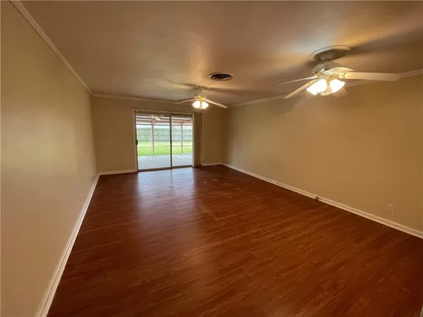 $1,900 | 905 Carmel Parkway, Corpus Christi, TX 78411
