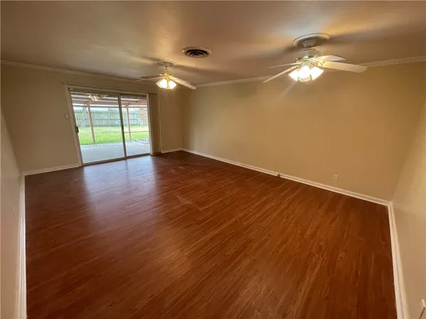 $1,900 | 905 Carmel Parkway, Corpus Christi, TX 78411
