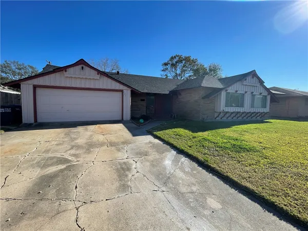 $1,900 | 905 Carmel Parkway, Corpus Christi, TX 78411
