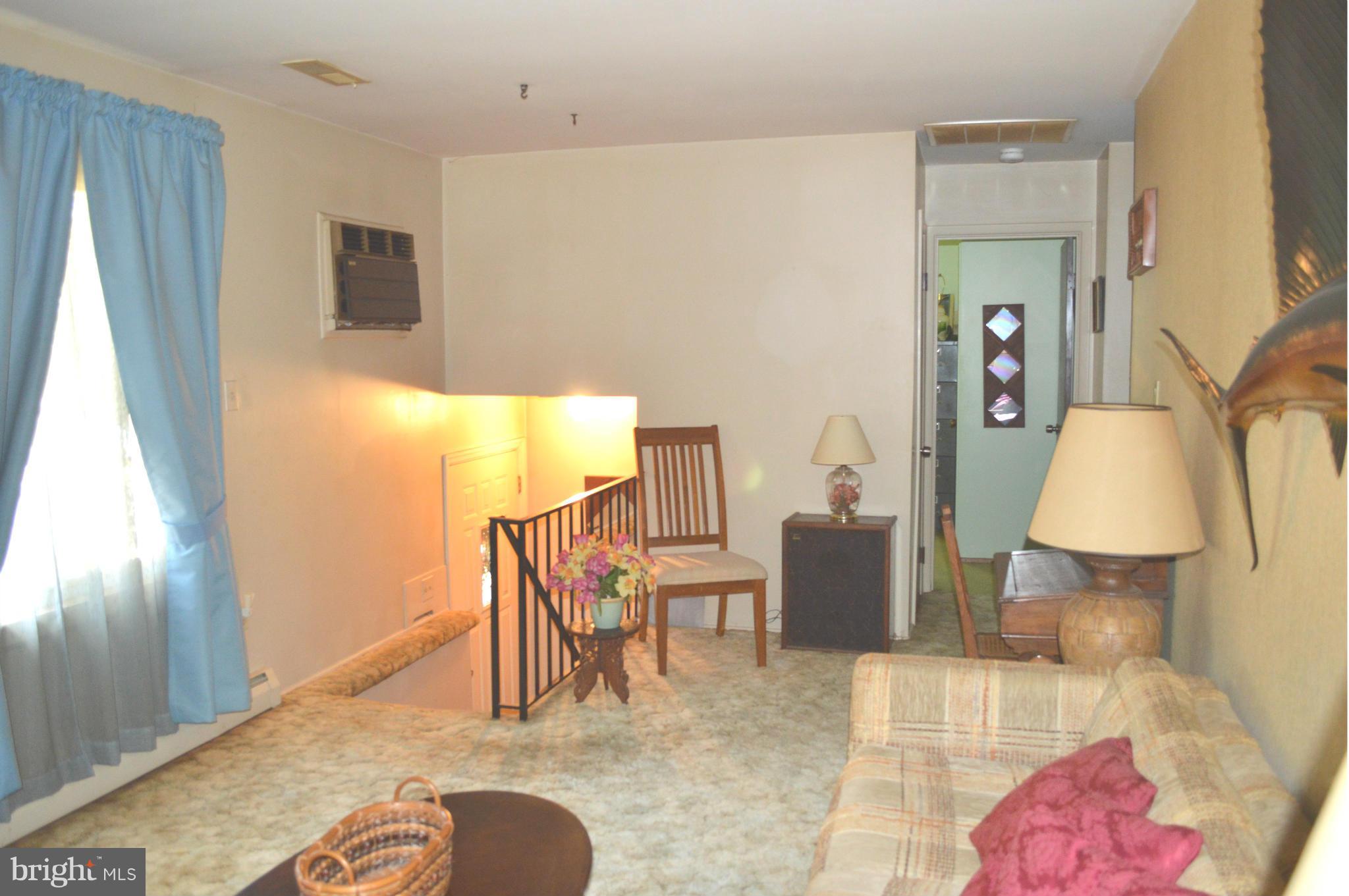 14967 Alaska Road Woodbridge, VA 22191 - Photo 11 of 28 Living Room