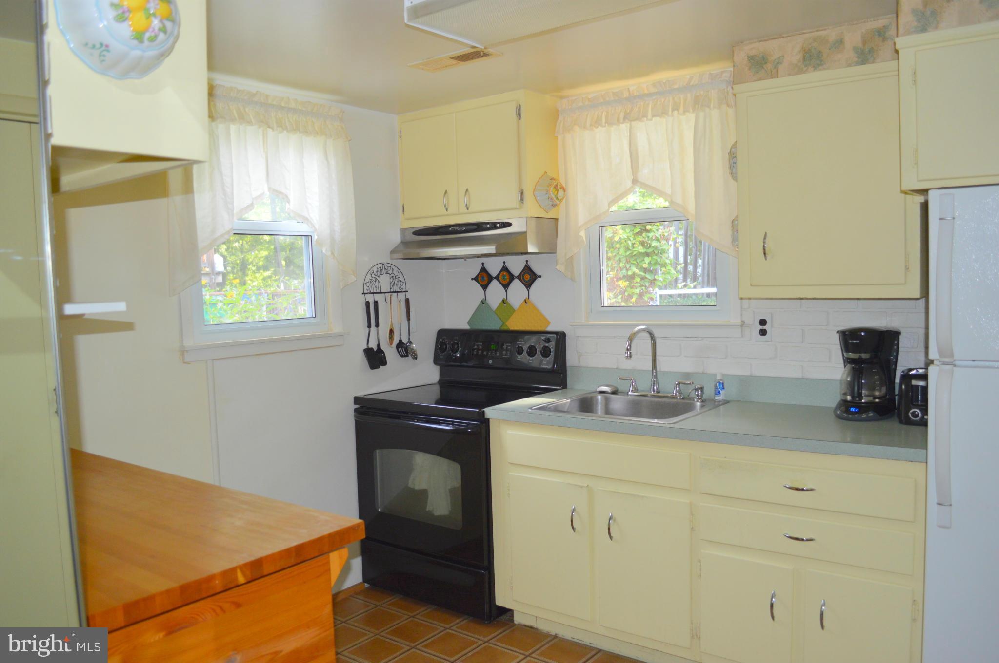 14967 Alaska Road Woodbridge, VA 22191 - Photo 6 of 28 Kitchen