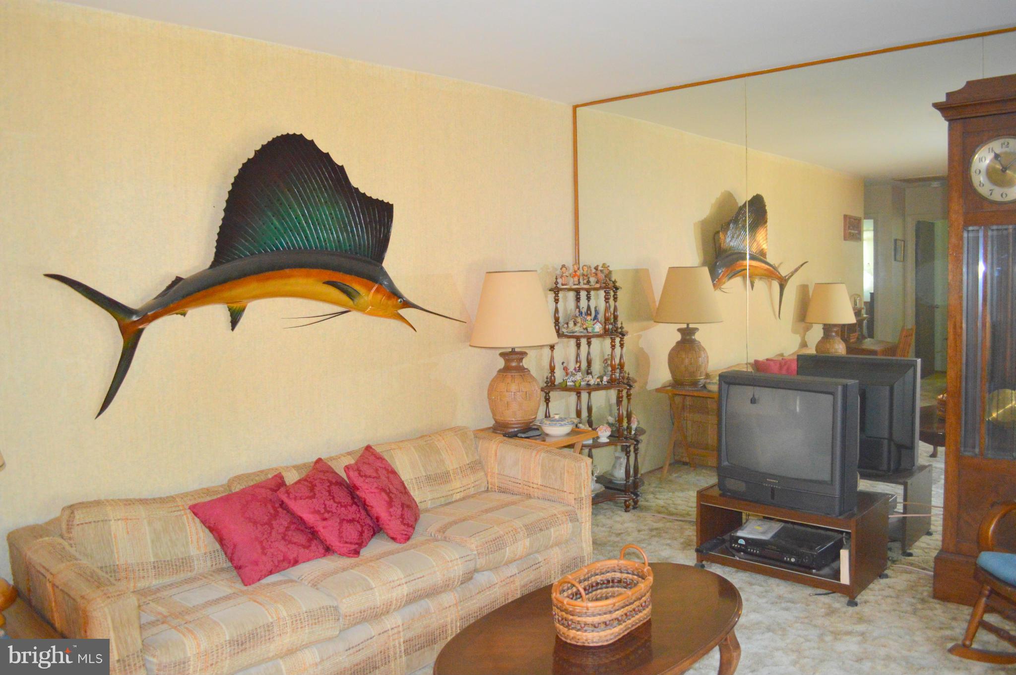14967 Alaska Road Woodbridge, VA 22191 - Photo 10 of 28 Living Room