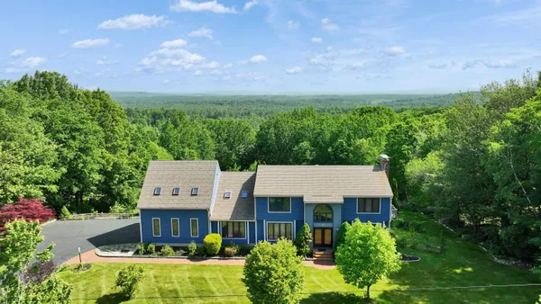 $989,900 | 8 Longview Drive, Bow, NH 03304