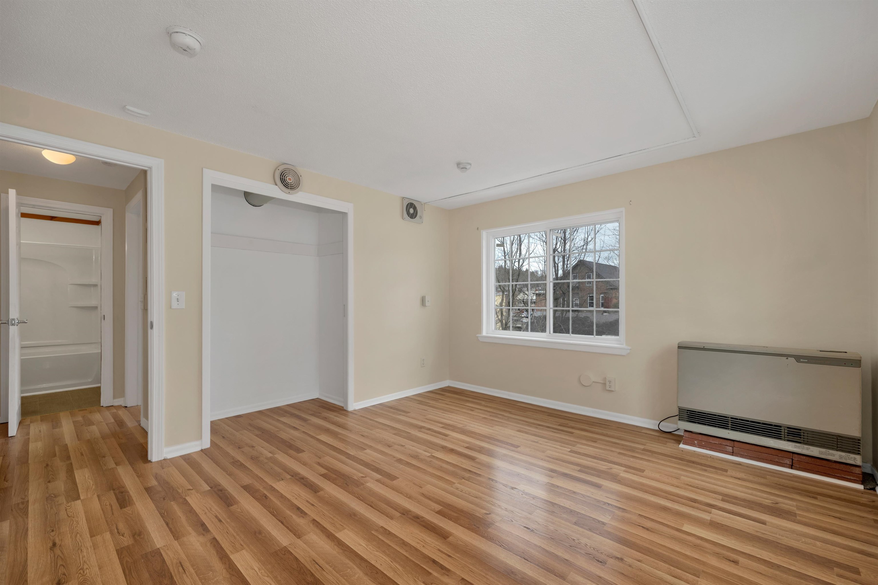 30 Beech Street, Unit 2D Bristol, NH 03222 - Photo 13 of 43