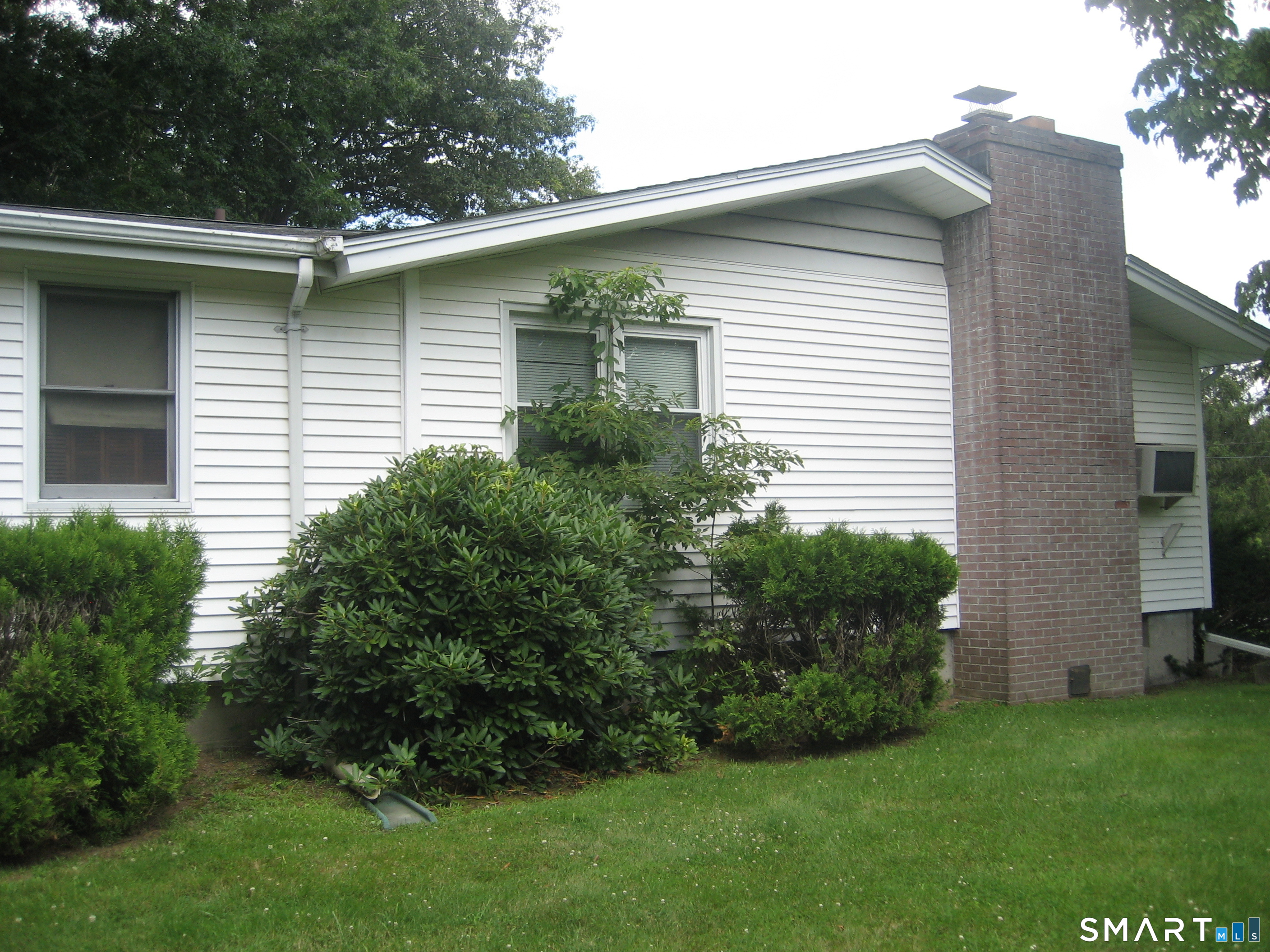 17 Deerbrook Road Norwich, CT 06360 - Photo 2 of 17 Gallery Image 2
