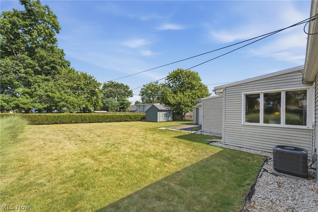 214 Grandview Avenue Northwest Canton, OH 44708 - Photo 8 of 35