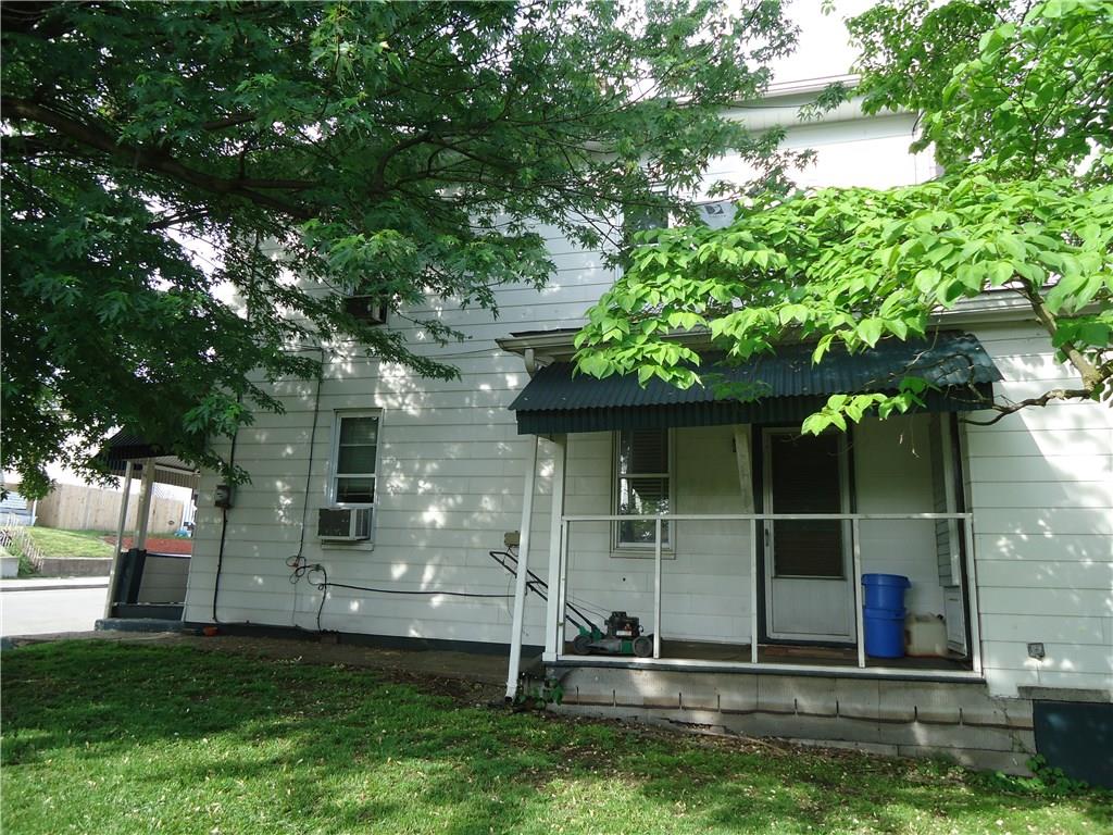 515 Jefferson Street Rochester, PA 15074 - Photo 21 of 24 View of side porch.