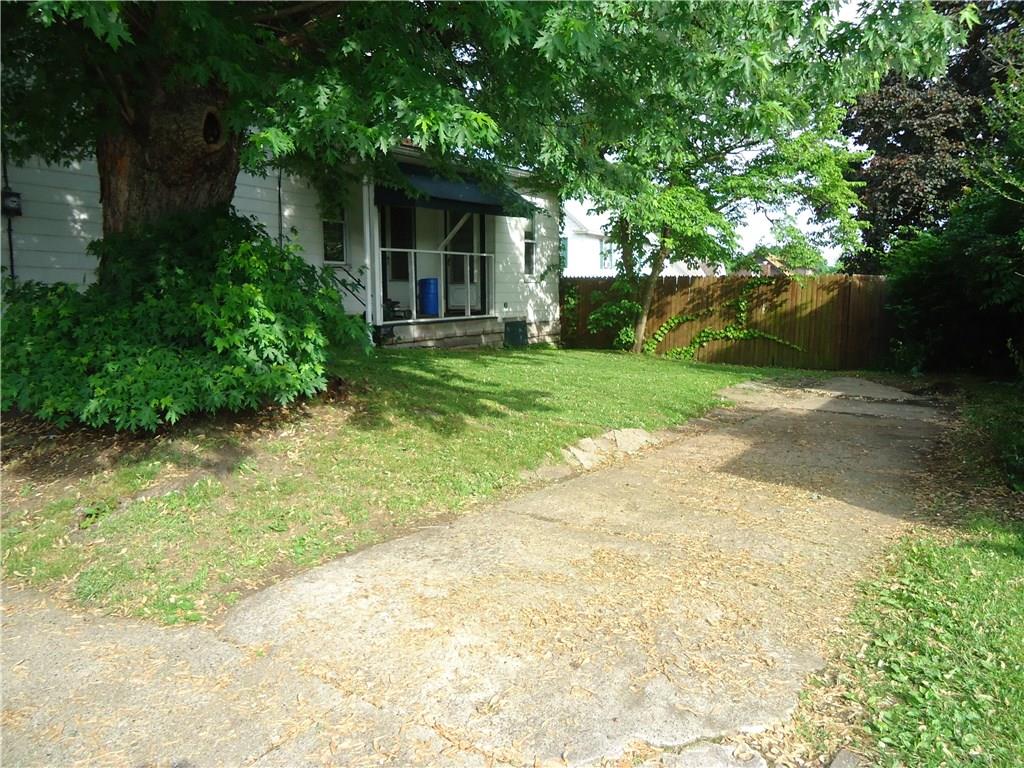 515 Jefferson Street Rochester, PA 15074 - Photo 23 of 24 Great to have off street parking.