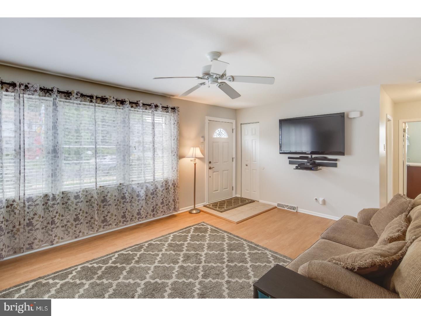 119 West Mill Road Maple Shade, NJ 08052 - Photo 3 of 19