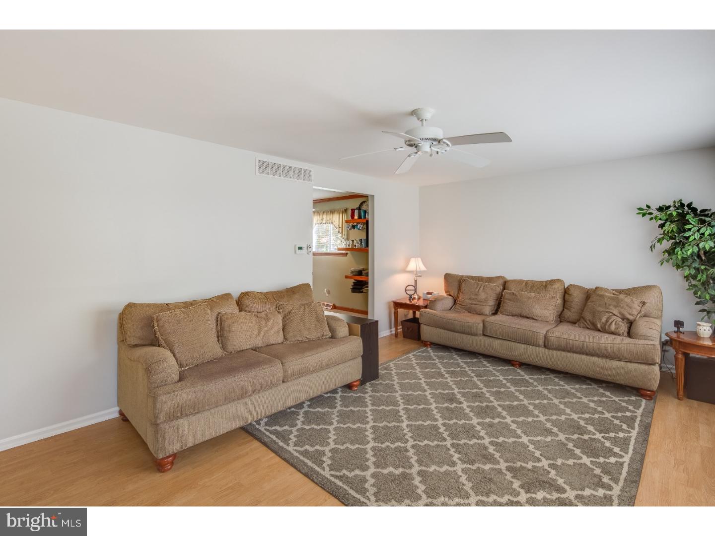 119 West Mill Road Maple Shade, NJ 08052 - Photo 4 of 19