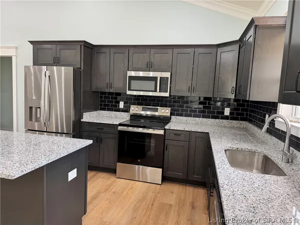 $479,900 | 7537 Brownstown Road, Henryville, IN 47126