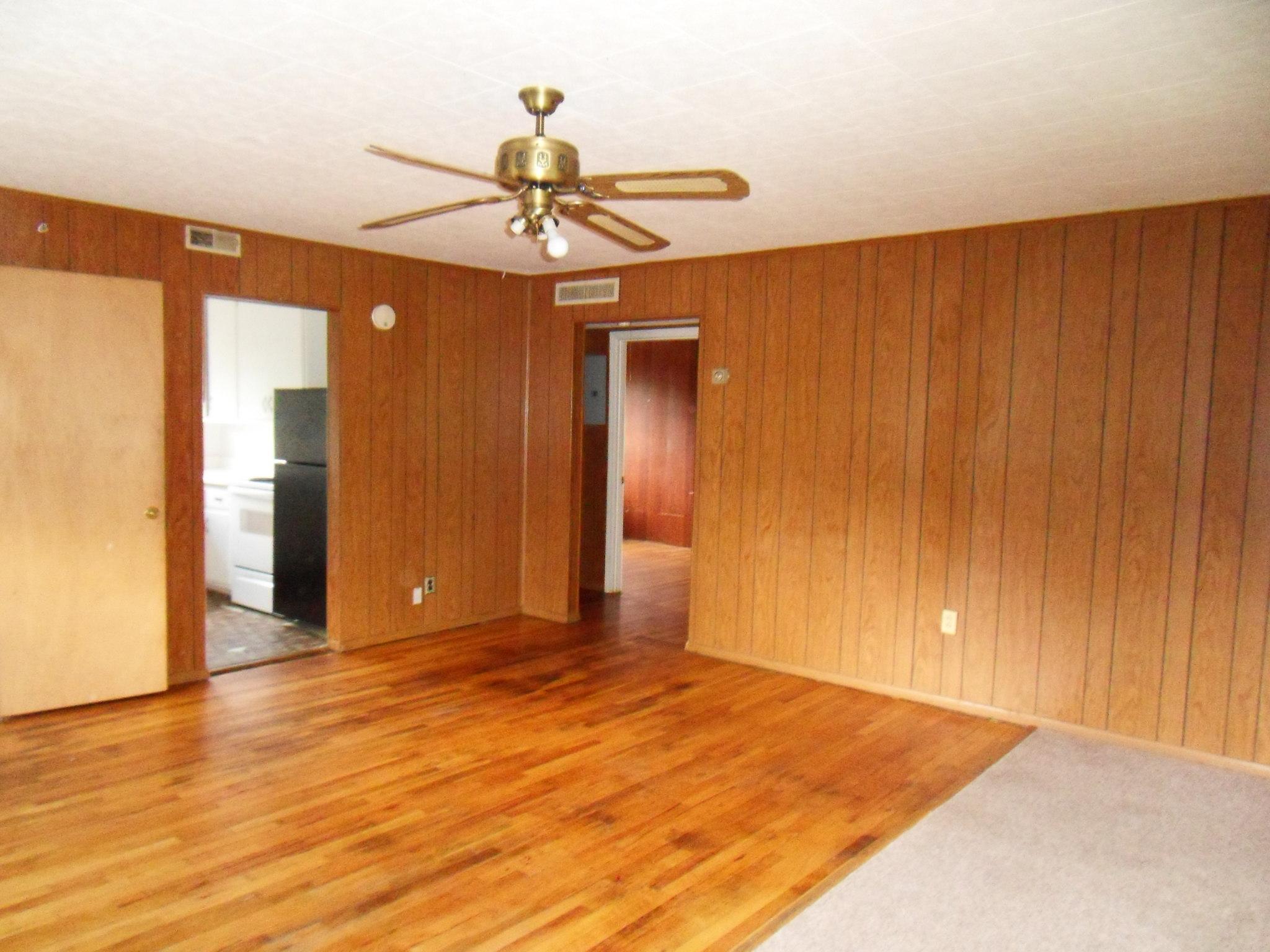 356 West Outer Drive Oak Ridge, TN 37830 - Photo 3 of 19 SDC11296