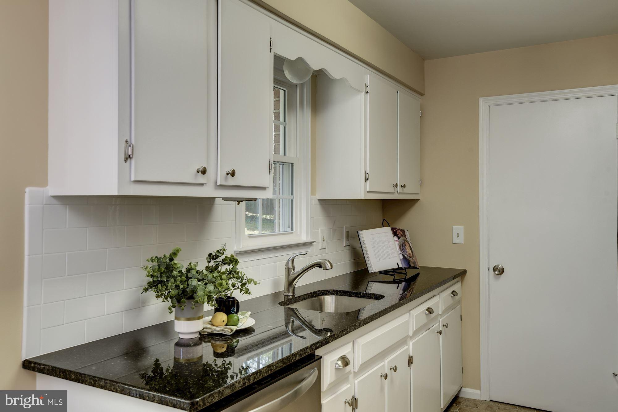 13819 North Gate Lane Silver Spring, MD 20906 - Photo 21 of 47 Kitchen