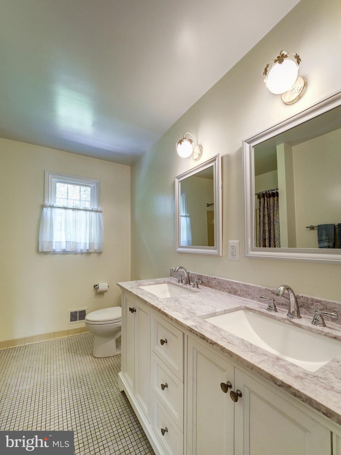 13819 North Gate Lane Silver Spring, MD 20906 - Photo 30 of 47 Upper Floor Full Bath