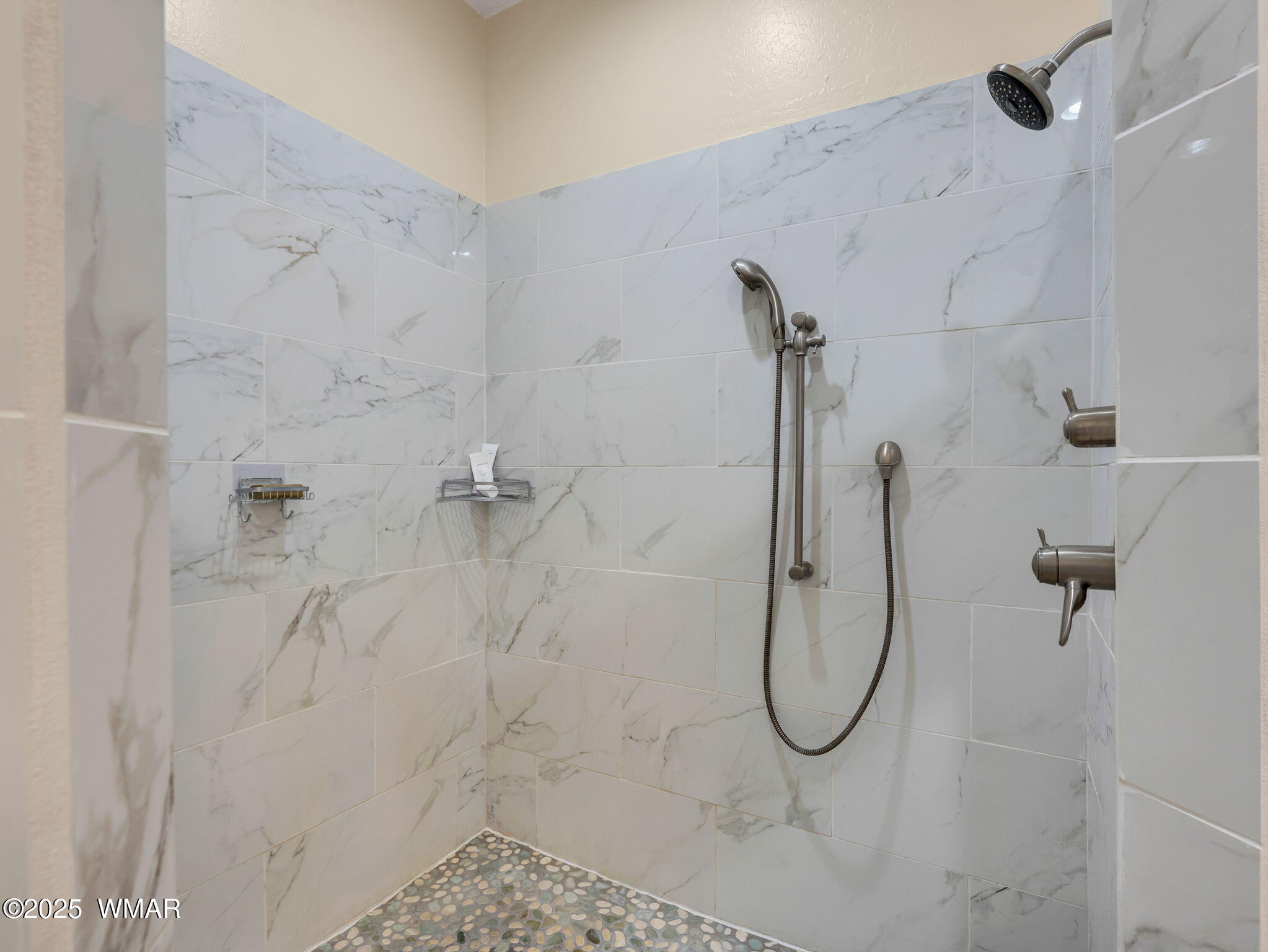 4487 McLaws Road Holbrook, AZ 86025 - Photo 21 of 51 Primary Walk In Shower
