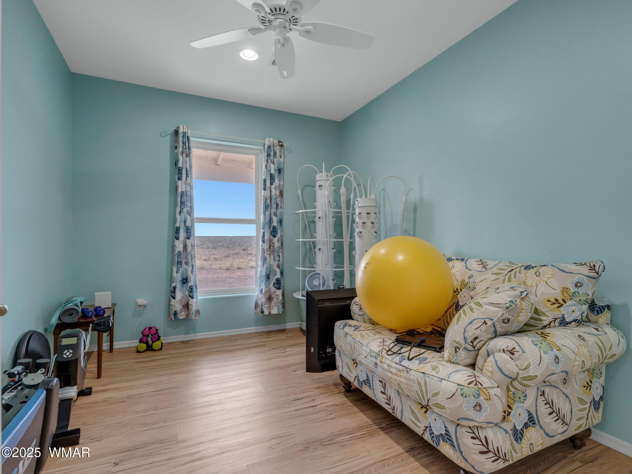 4487 McLaws Road Holbrook, AZ 86025 - Photo 32 of 51 Bedroom 3