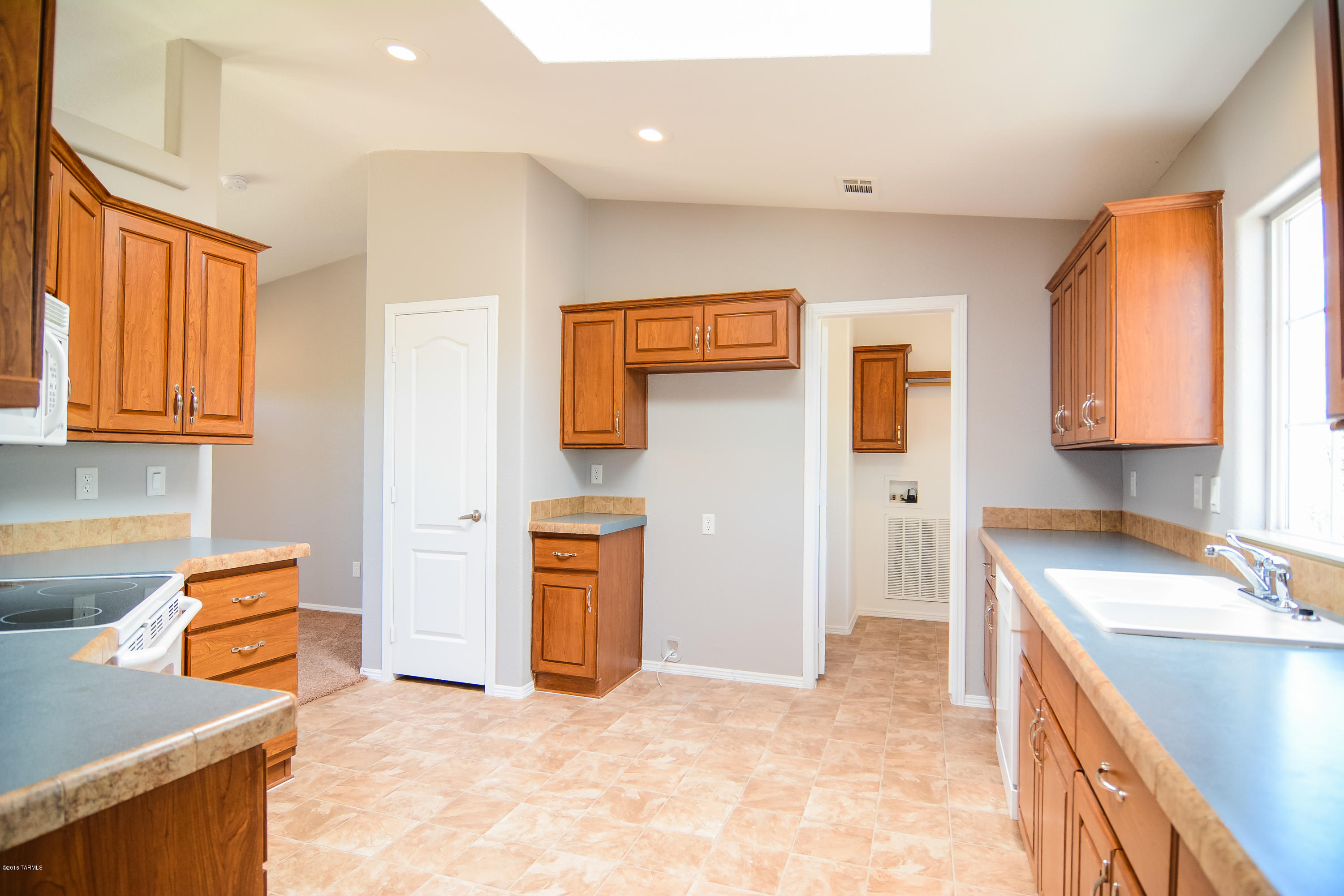 11821 West Hermans Road Tucson, AZ 85736 - Photo 5 of 18 Gallery Image 5