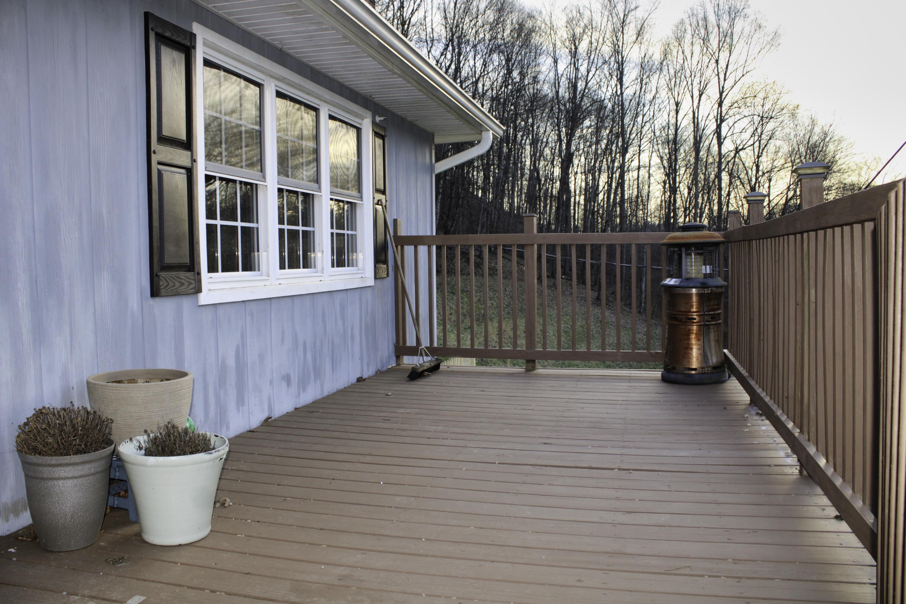 161 Carr Hollow Road Elizabethton, TN 37643 - Photo 5 of 26 FEC5FED3-EE22-4443-870D-60647DF7825B